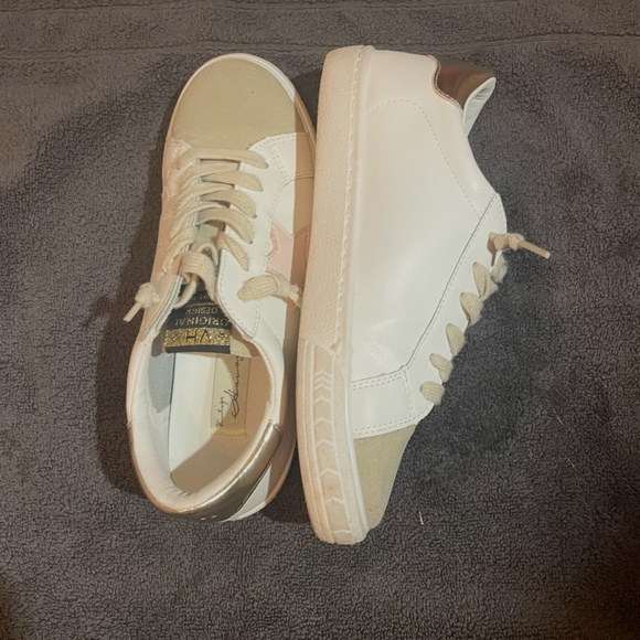 This is a Vintage Havana Bianca sneaker - Picture 4 of 6